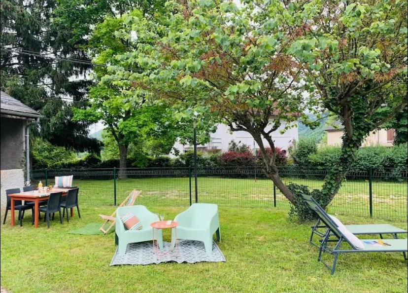 La Suite Unique - Le Jardin Sur Les Pyrenees- Vue Panoramique Montagne -Jardin Cloture Prive De 100M2-Parking-Linge De Lit Et Serviettes Compris- Bielle Esterno foto