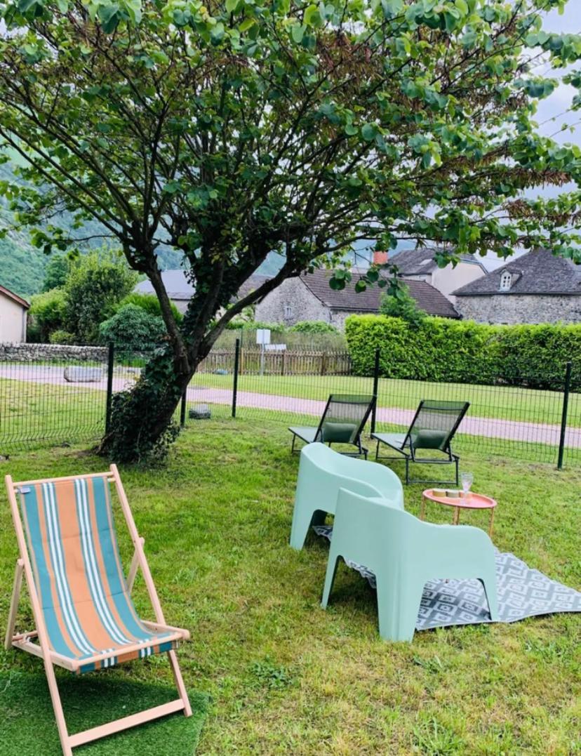 La Suite Unique - Le Jardin Sur Les Pyrenees- Vue Panoramique Montagne -Jardin Cloture Prive De 100M2-Parking-Linge De Lit Et Serviettes Compris- Bielle Esterno foto