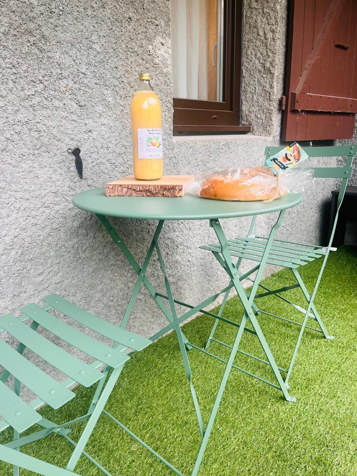 La Suite Unique - Le Jardin Sur Les Pyrenees- Vue Panoramique Montagne -Jardin Cloture Prive De 100M2-Parking-Linge De Lit Et Serviettes Compris- Bielle Esterno foto