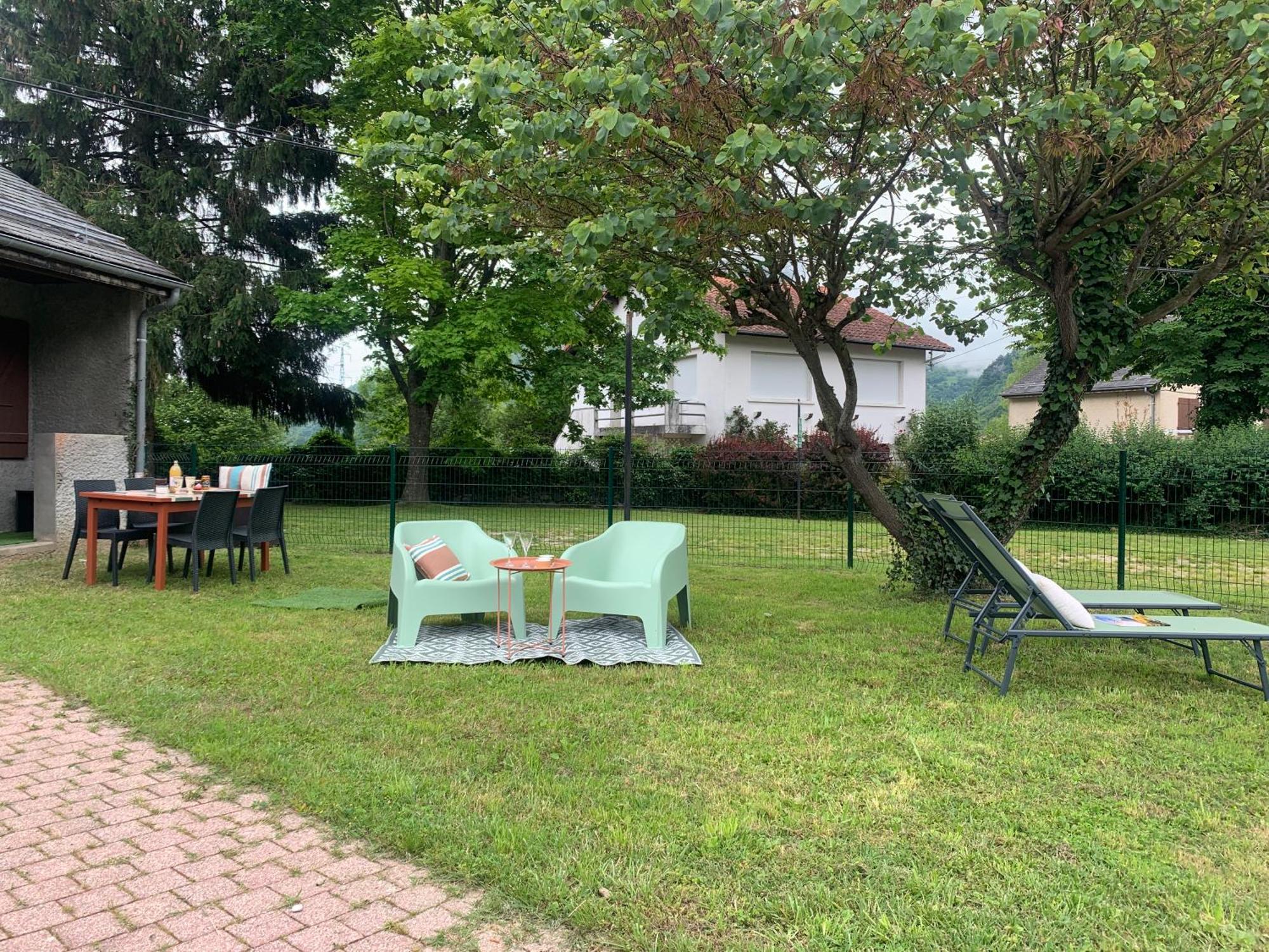 La Suite Unique - Le Jardin Sur Les Pyrenees- Vue Panoramique Montagne -Jardin Cloture Prive De 100M2-Parking-Linge De Lit Et Serviettes Compris- Bielle Esterno foto
