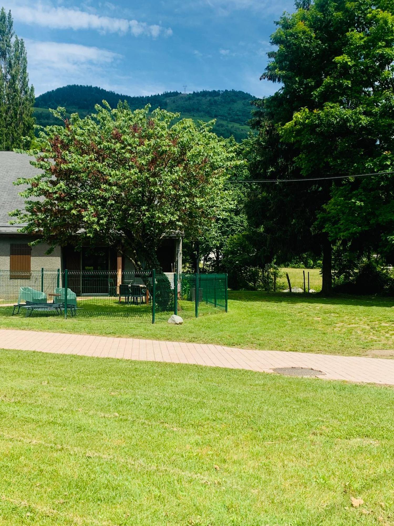 La Suite Unique - Le Jardin Sur Les Pyrenees- Vue Panoramique Montagne -Jardin Cloture Prive De 100M2-Parking-Linge De Lit Et Serviettes Compris- Bielle Esterno foto