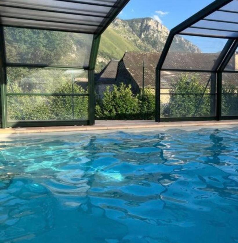 La Suite Unique - Le Jardin Sur Les Pyrenees- Vue Panoramique Montagne -Jardin Cloture Prive De 100M2-Parking-Linge De Lit Et Serviettes Compris- Bielle Esterno foto