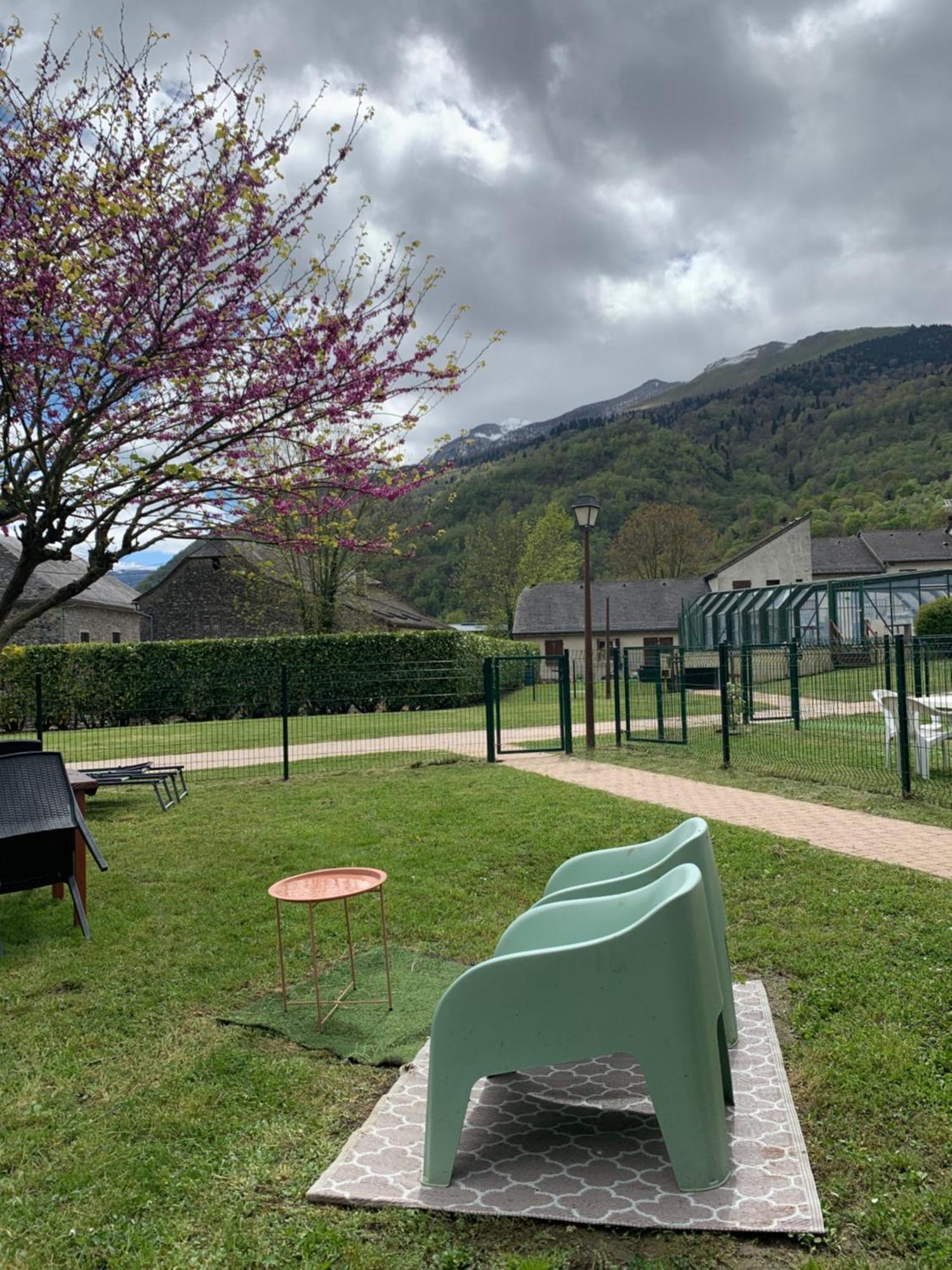 La Suite Unique - Le Jardin Sur Les Pyrenees- Vue Panoramique Montagne -Jardin Cloture Prive De 100M2-Parking-Linge De Lit Et Serviettes Compris- Bielle Esterno foto